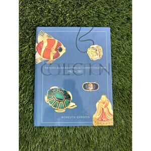 The Estee Lauder Solid Perfume Compact Collection 1967-2001 by Roselyn Gerson